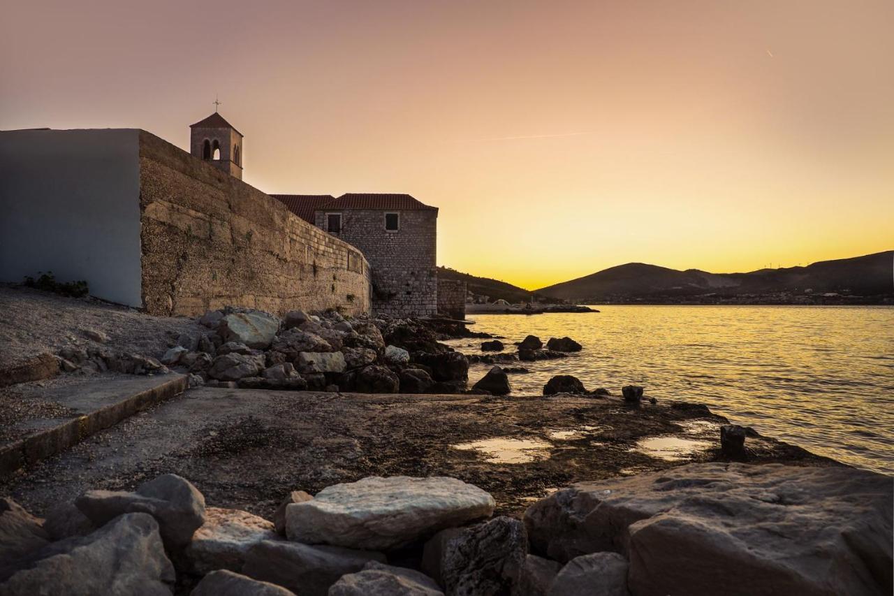Mediteran Travel Mobile Homes Trogir - Ciovo Арбания Экстерьер фото